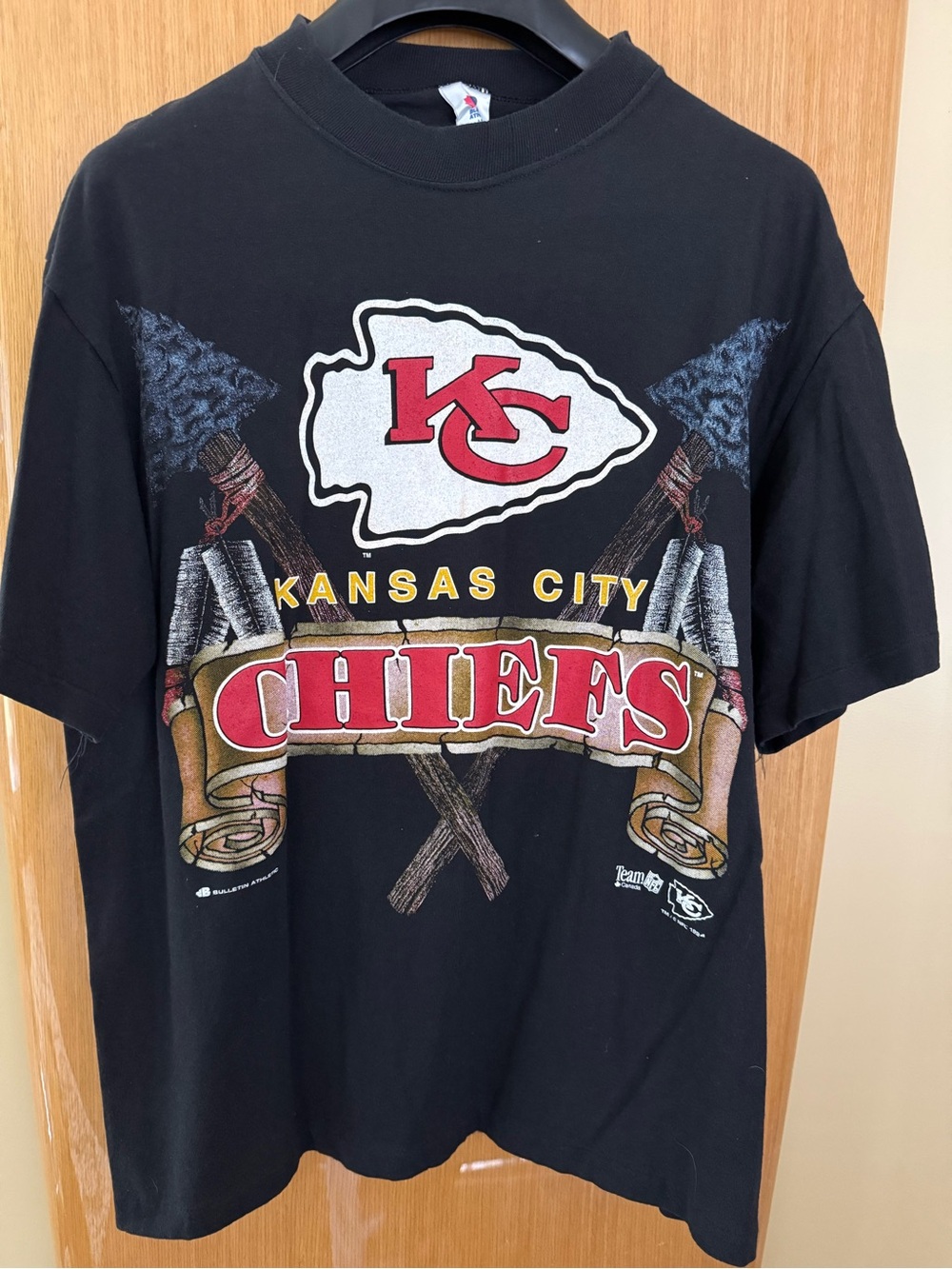 1994 Kansas City Chiefs Black Graphic Tee - Team Logo Short Sleeve
